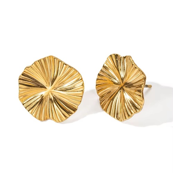18K Gold Plated Stud Earrings - Picture 2 of 5